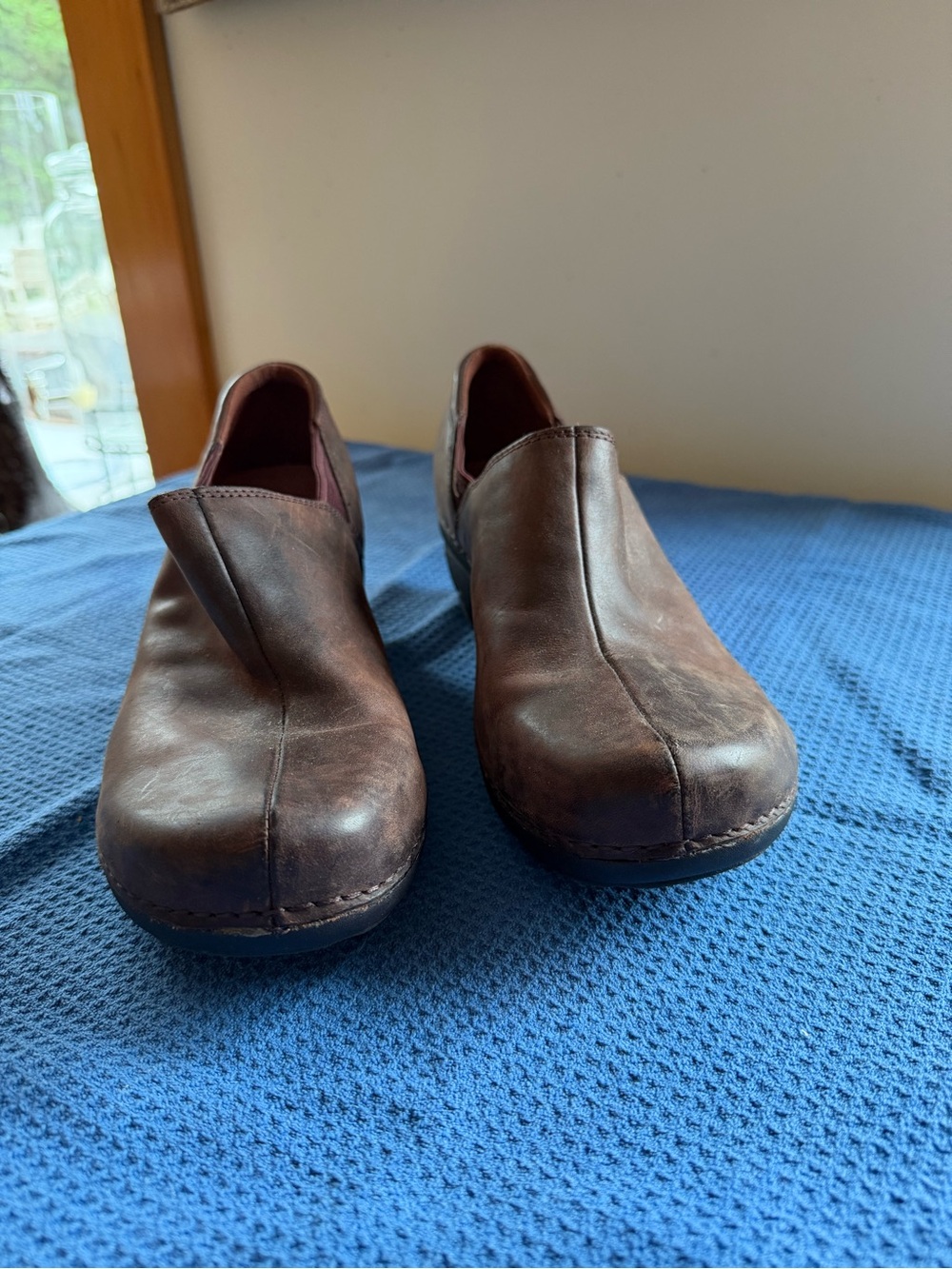 Patagonia Women's Brown Leather Slip-On Mules